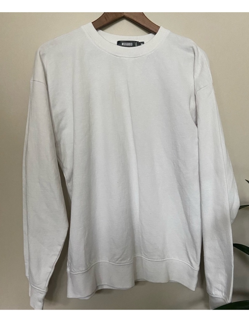 ☀️ Missguided ☀️ white oversized sweatshirt with “exotic” on the back
